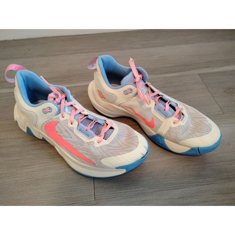 Girly girl Nike Giannis #34 Women's Athletic Shoes White Pink Blue Size 9 (W)